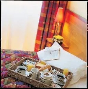 Hotel The Originals City, Manche-océan, Centre Vannes